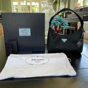 Prada Re-Nylon Prada Re-Edition 2000 mini-bag